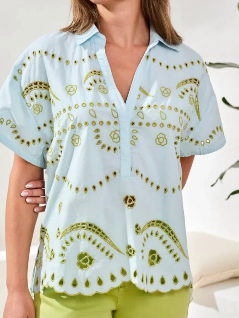 Anthropologie Pop over Embroidered Blouse Small